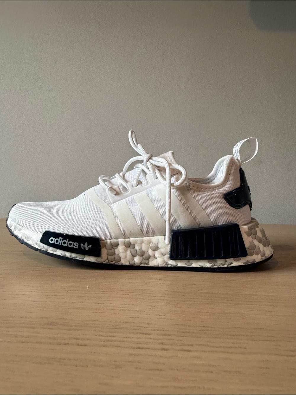 adidas NMD R1 Cloud White/Magic Grey/Legend Ink